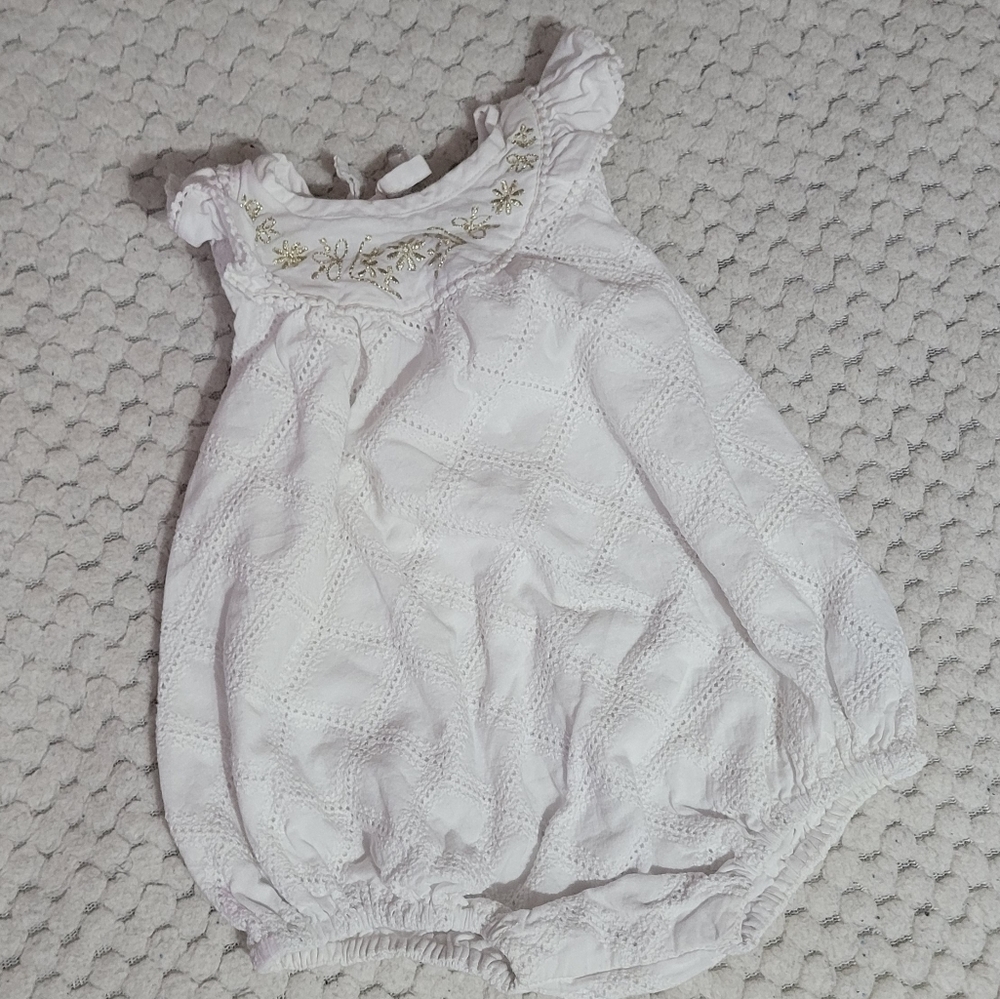 White clothe